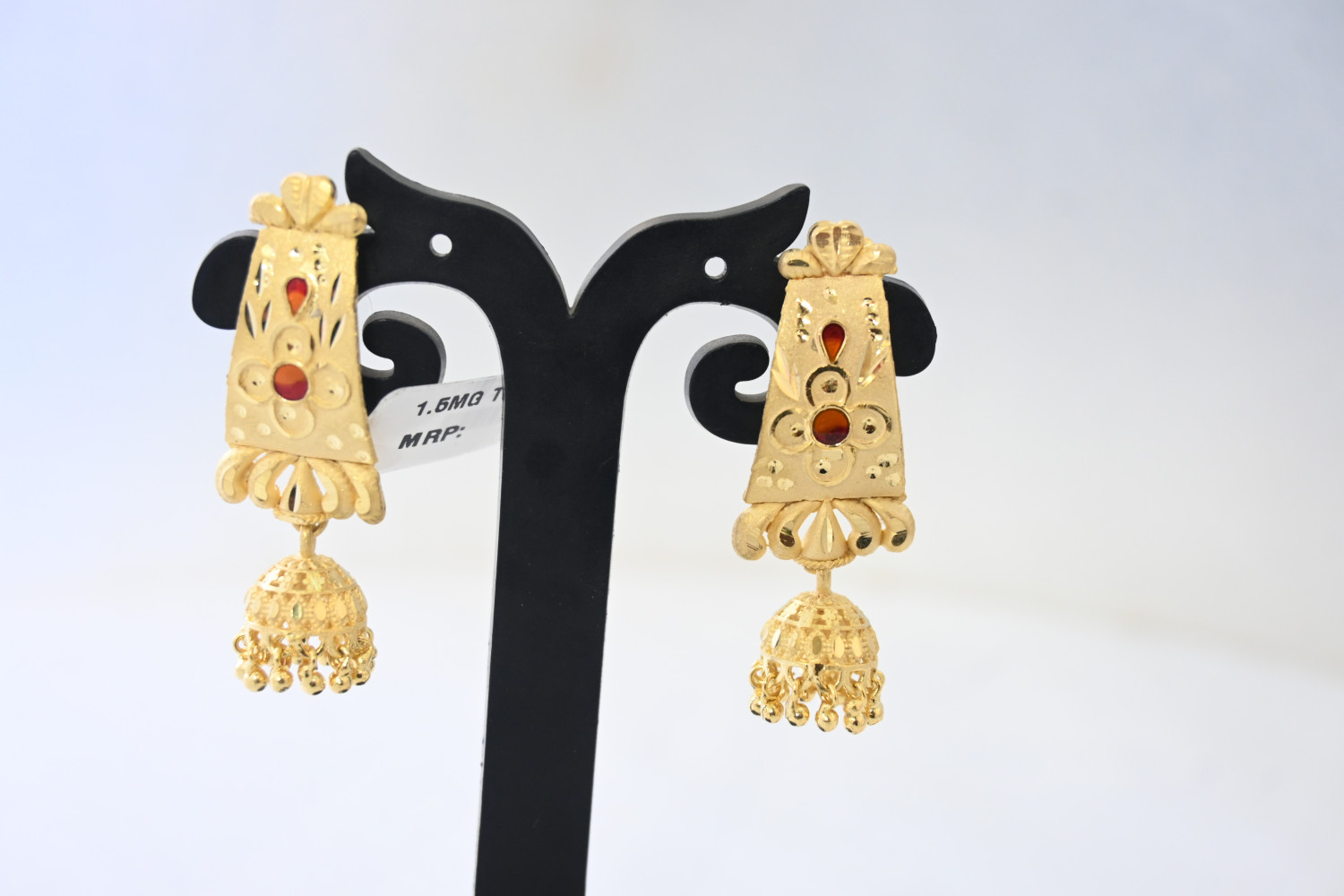 EARRING