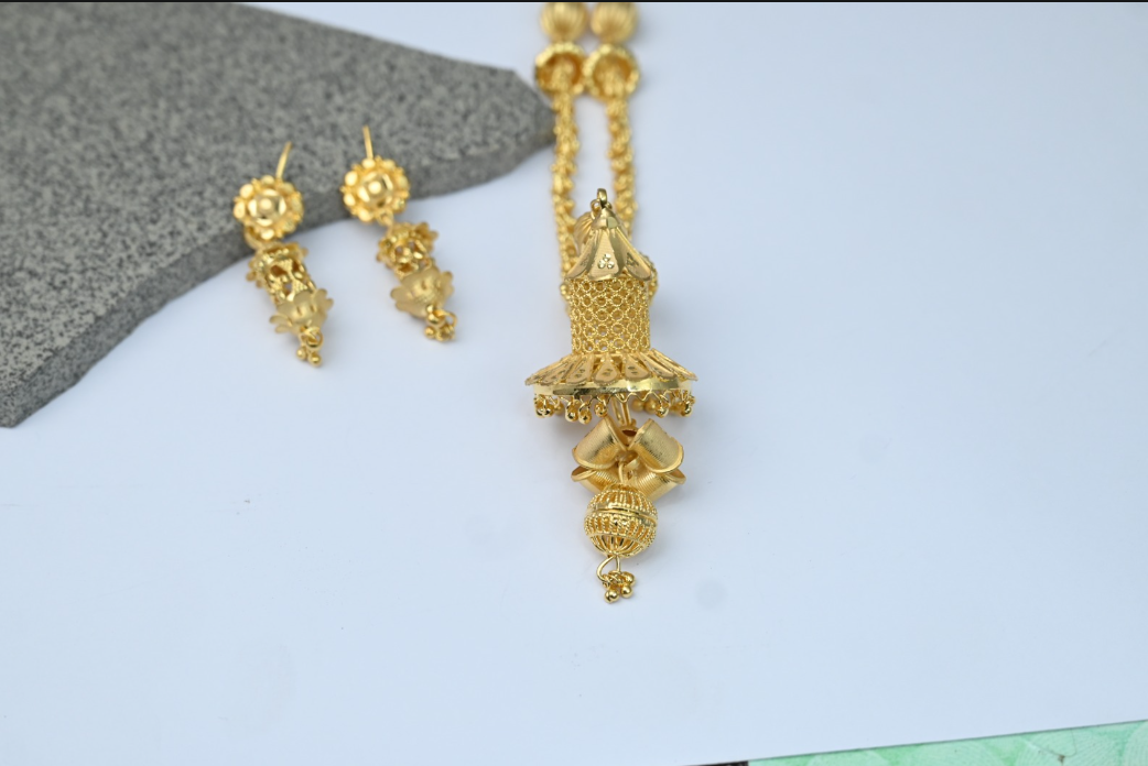 chain with jhumki