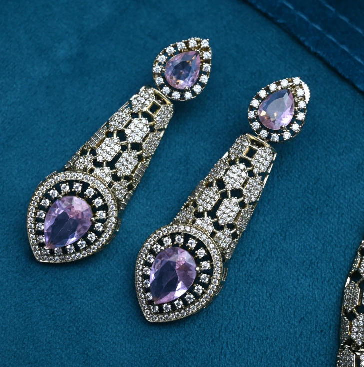 AD Necklace
