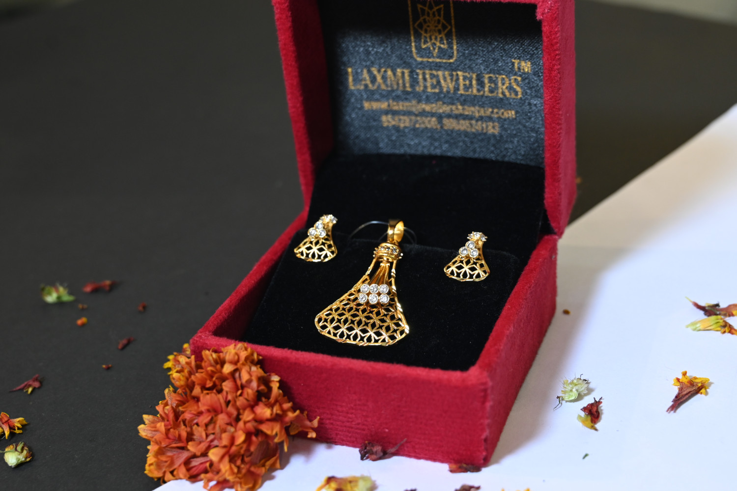 PENDENT SET