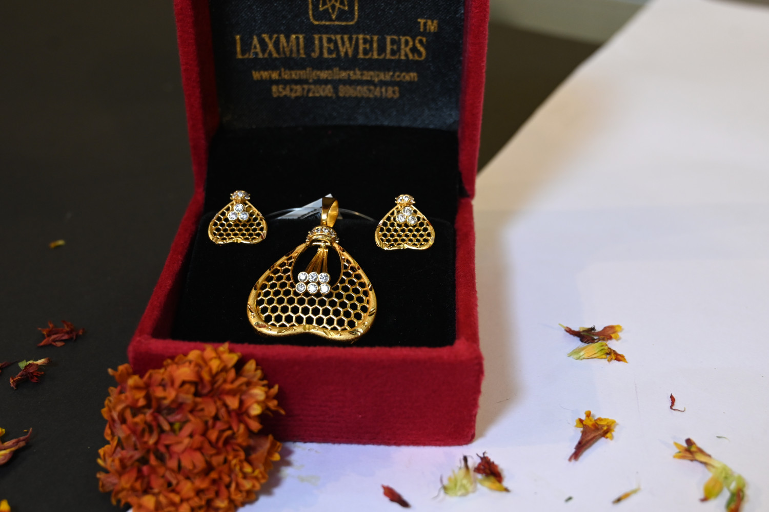 PENDENT SET