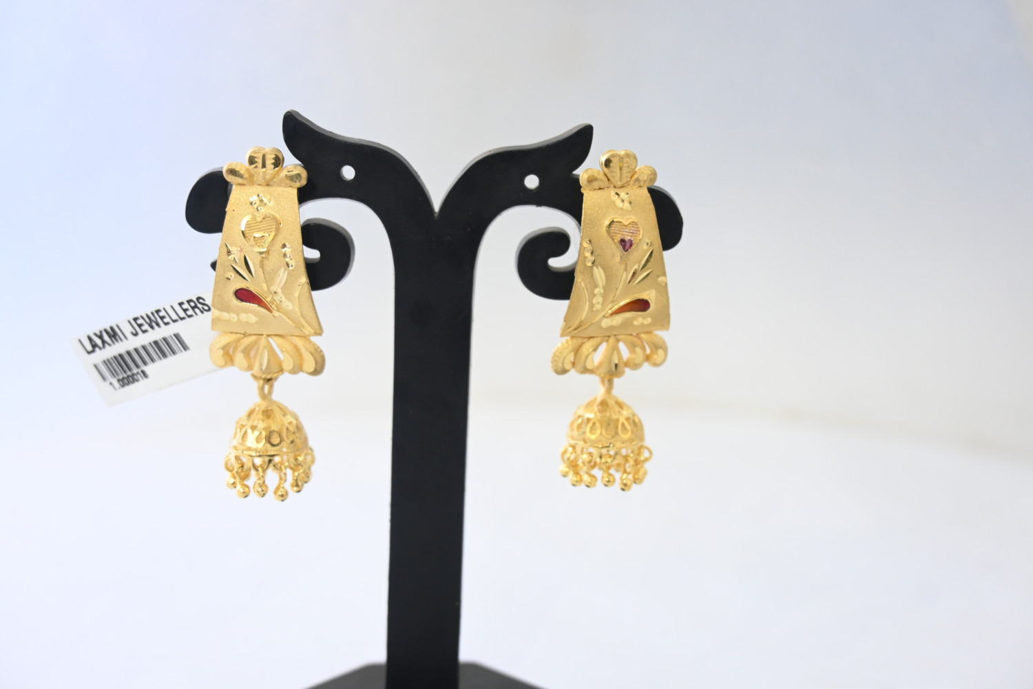 EARRING