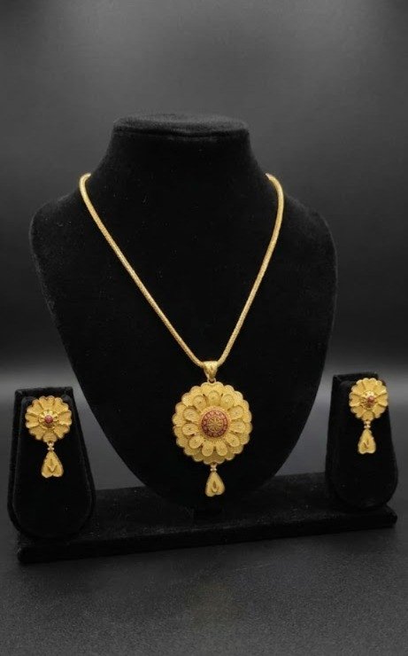 chain with pendent