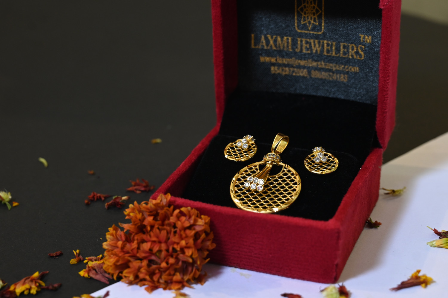 PENDENT SET