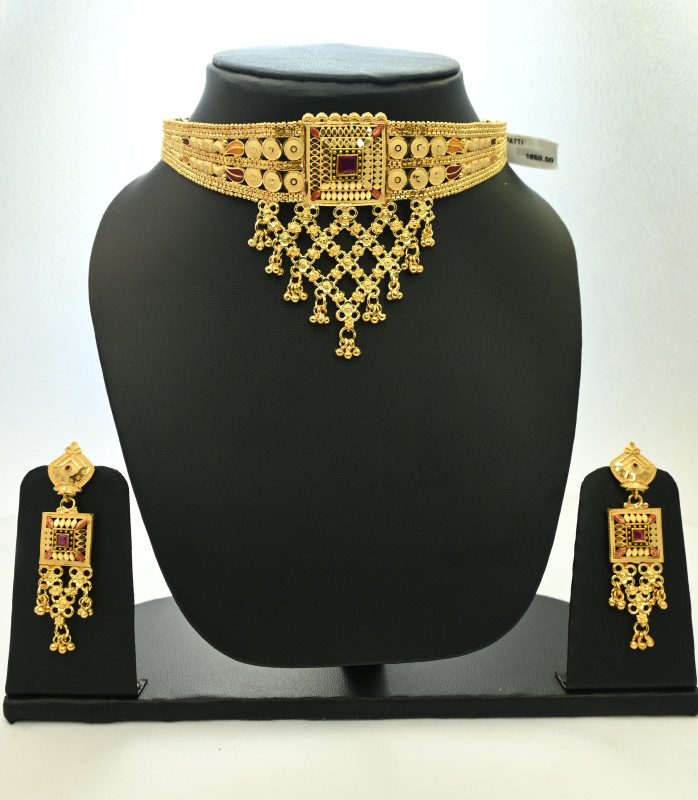 NECKLACE