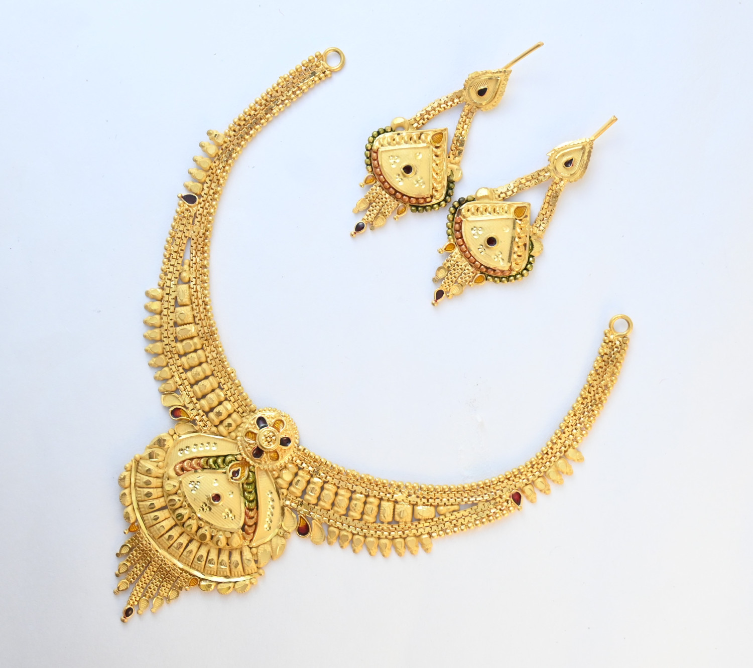 NECKLACE