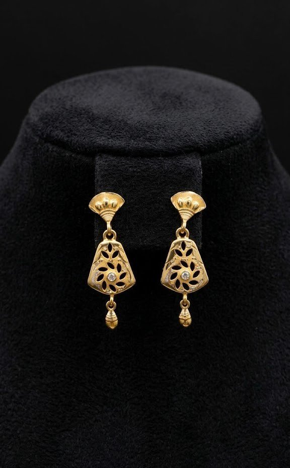 Daily used earring