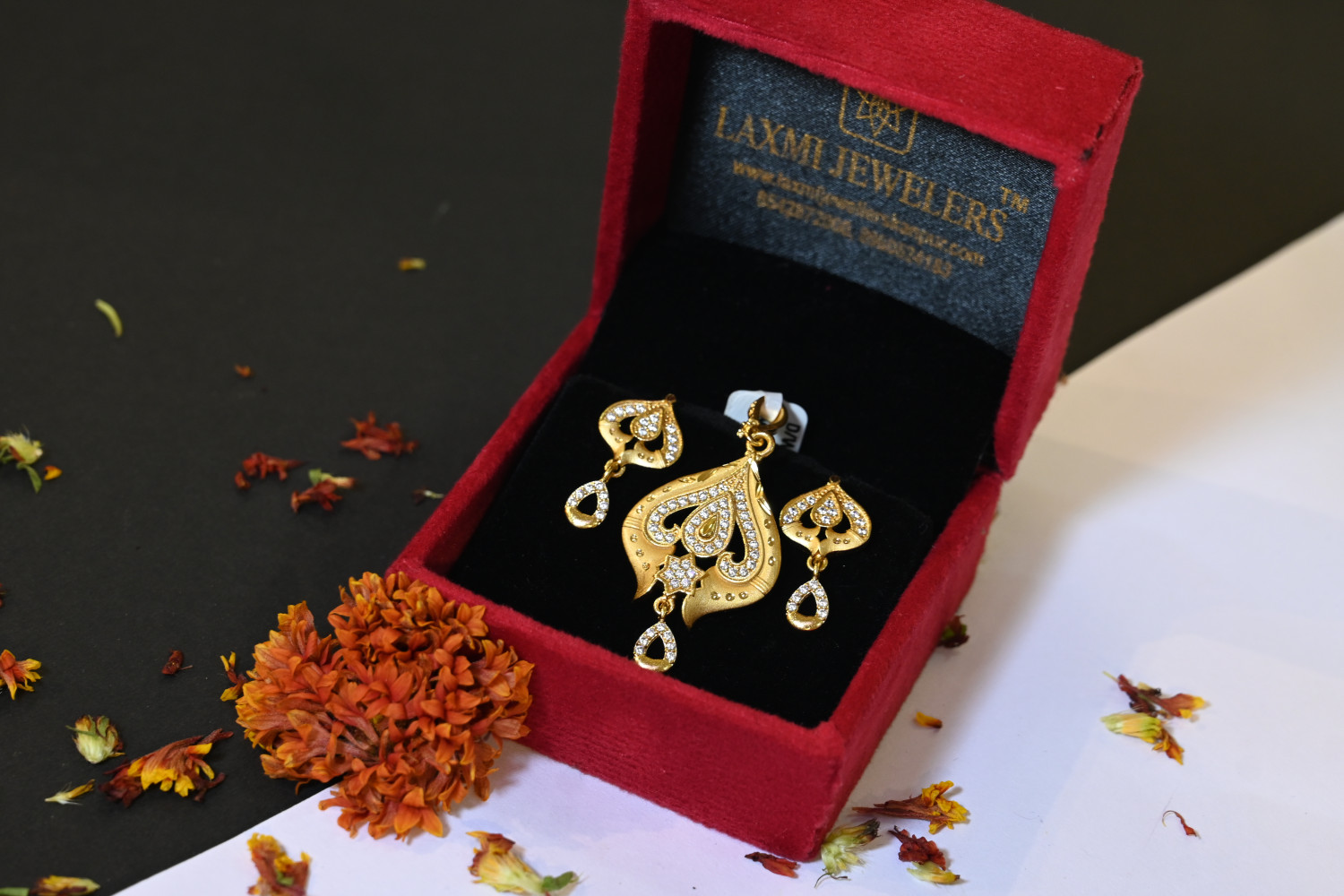 PENDENT SET