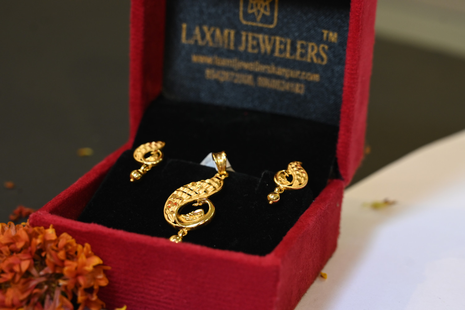 PENDENT SET