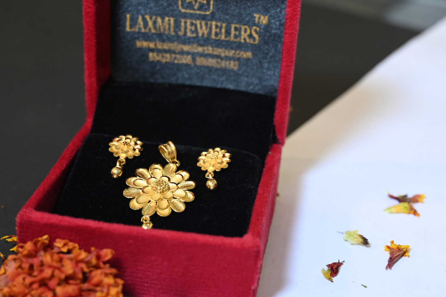 PENDENT SET