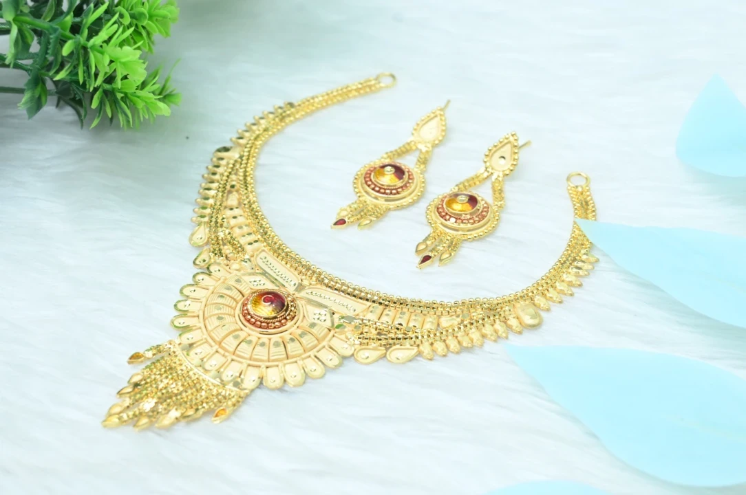 free bali with necklace