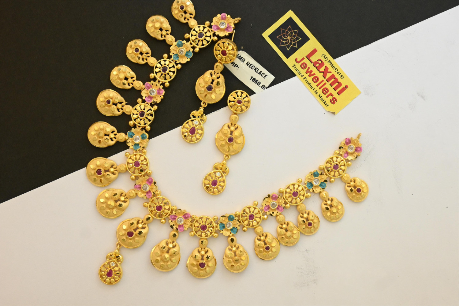 NECKLACE
