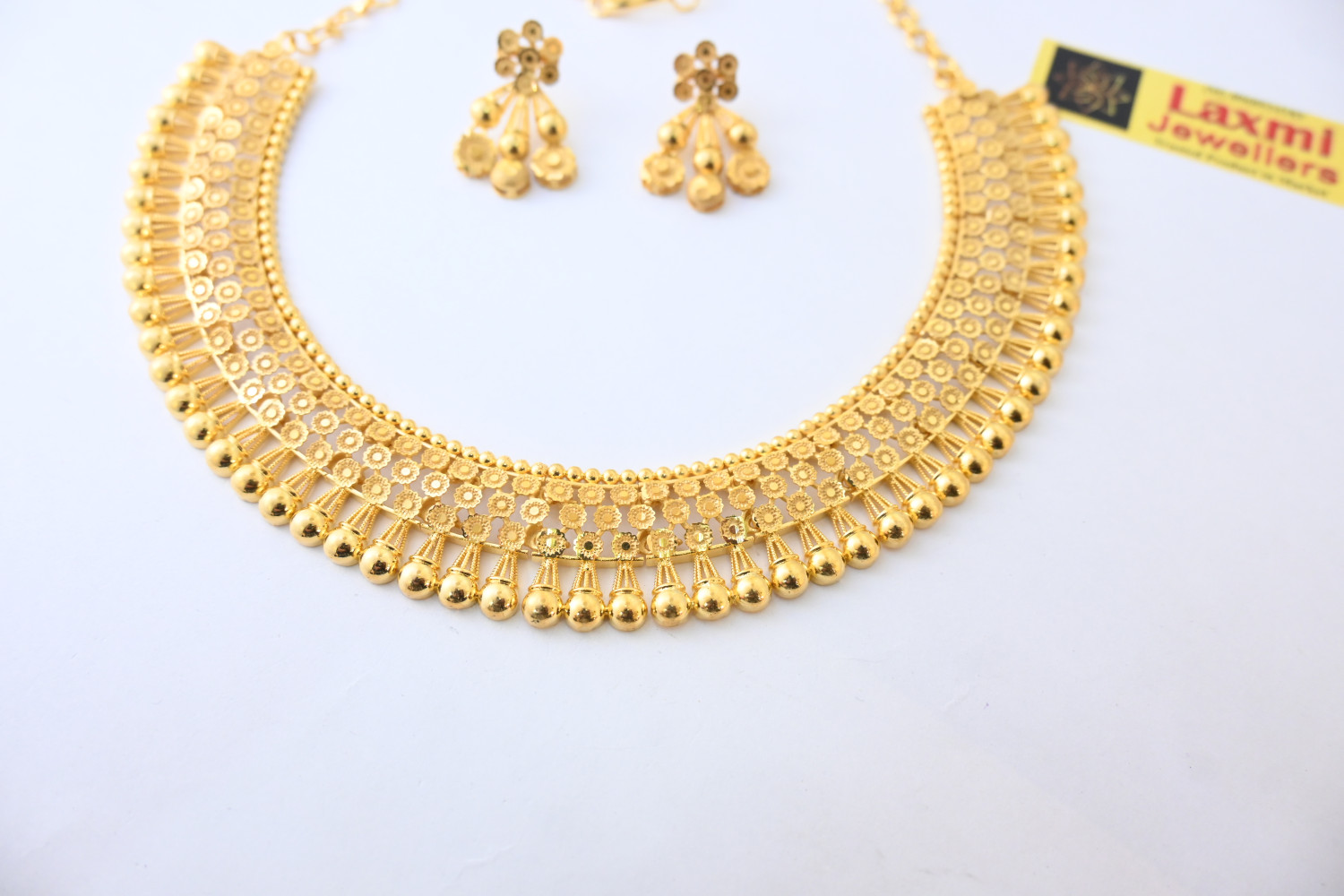 NECKLACE